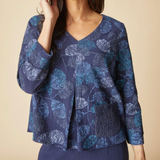 Crinkle Crepe Scattered Leaves Pleat Top - Navy