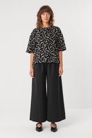 Lariz Tee - Black Print